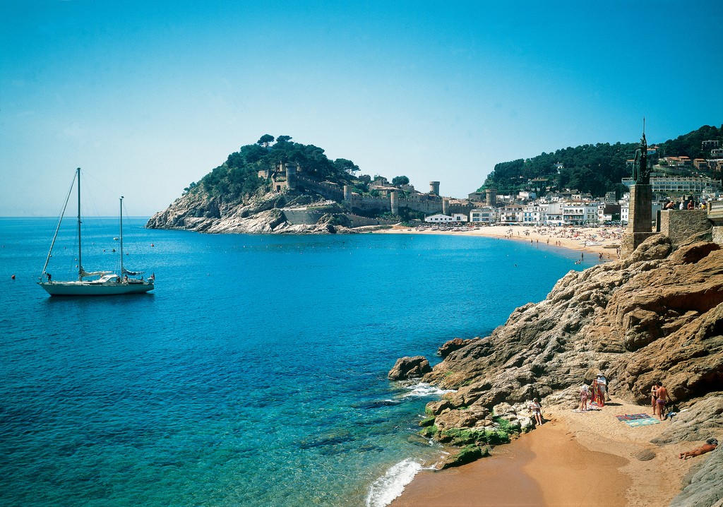 CATALONIA AND THE CHARMING COSTA BRAVA – TOSSA DE MAR