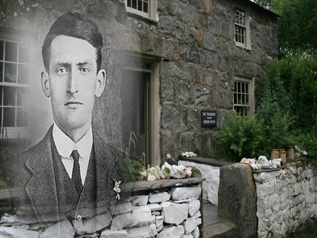 THE WAR MEMORIALS OF YPRES, THE WESTERN FRONT, THE HEDD WYN MEMORIAL & BRUGES