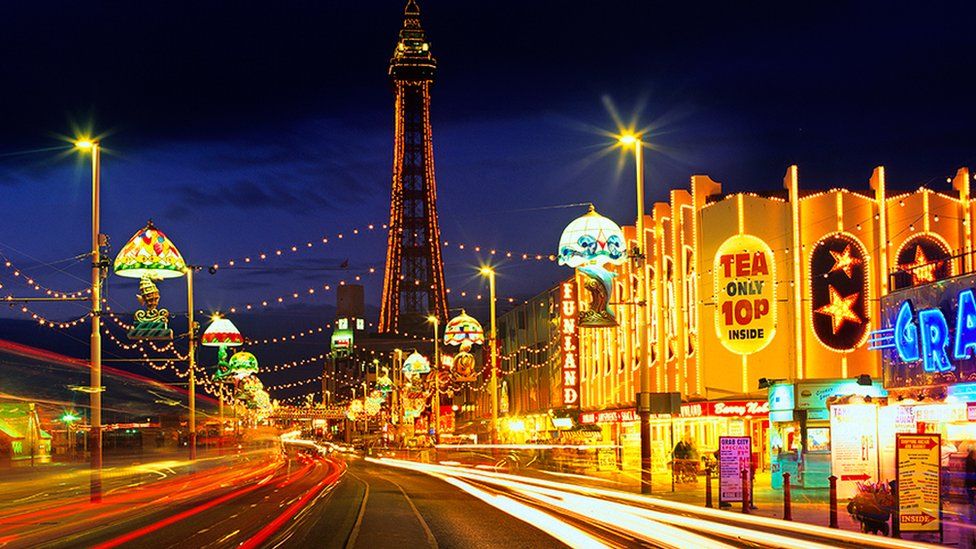 BLACKPOOL ILLUMINATIONS WITH VINTAGE TRAM RIDE